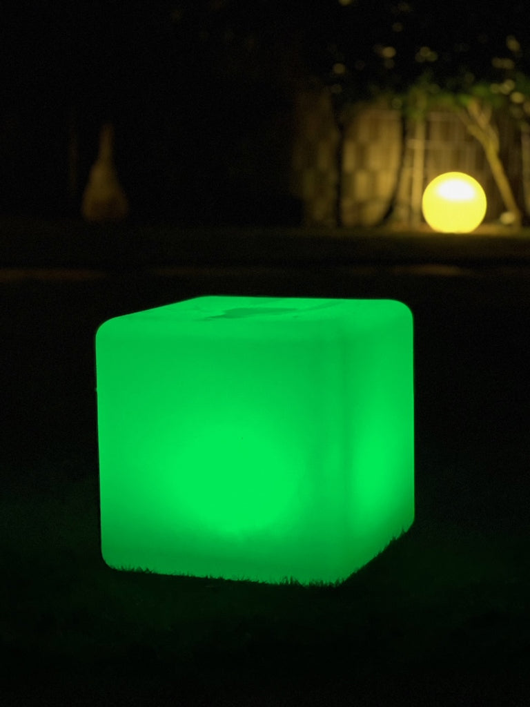 Unser wunderschöner Solar cube kann auch in grün leuchten...