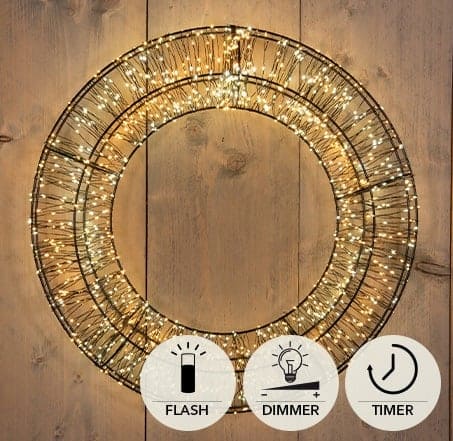 Wunderschöner schwarzer Lichterkranz mit 1400 LED Lichtern, ausgestattet mit der neuen Flash Funktion.