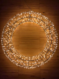 Wunderschöner Lichterkranz in silber mit 800 LED Lichtern.