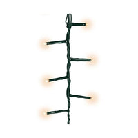 Unsere hübsche Compact Lights harmoniert dank ihres schönen dunkelgrünen Kabels sehr gut mit ihrem Weihnachtsbaum!