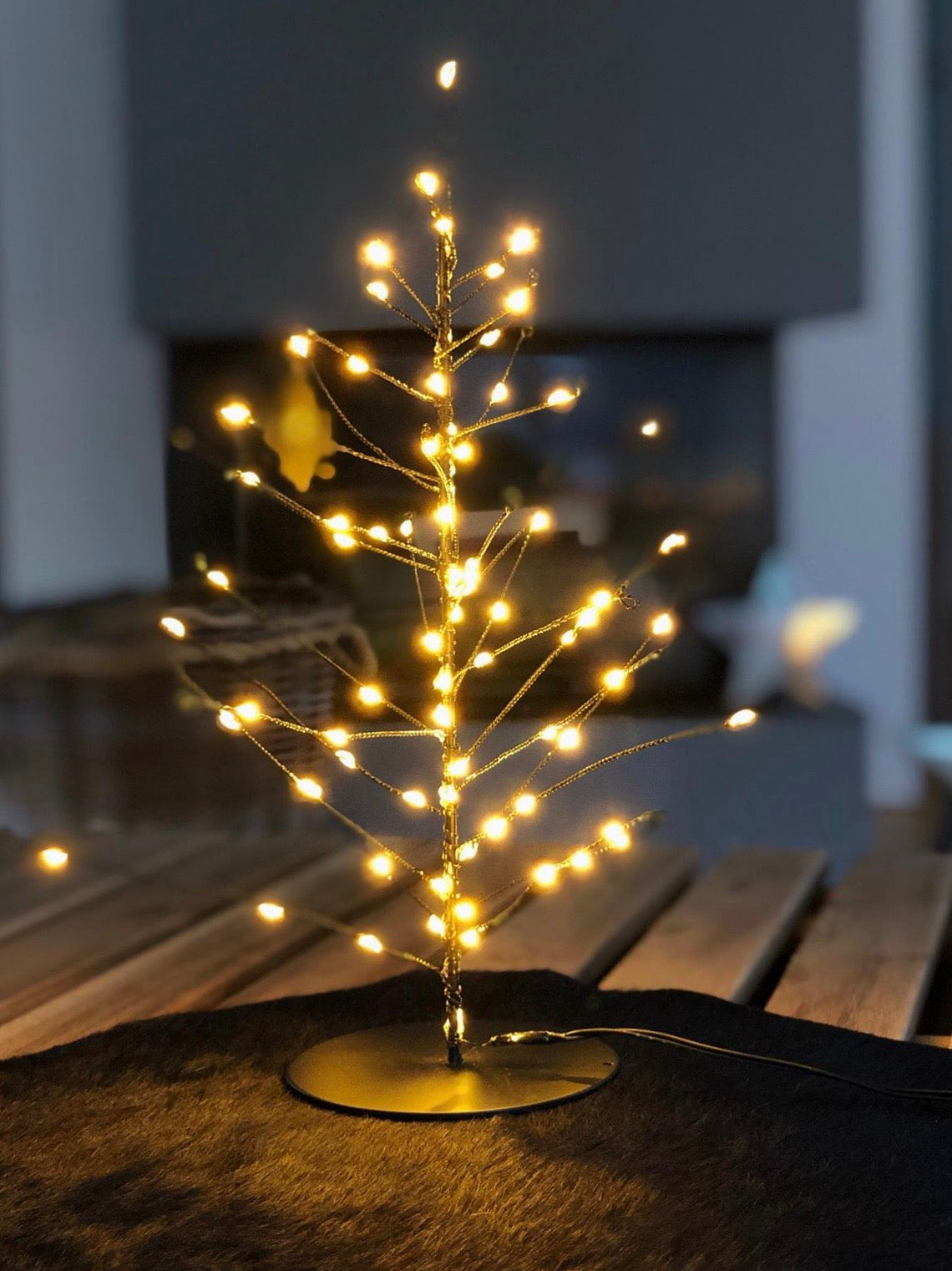 Lichterbaum mit 80 Lichtern in schwarz