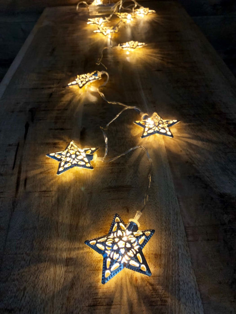 Lichterkette mit 10 silbernen Sternen und Batteriefach